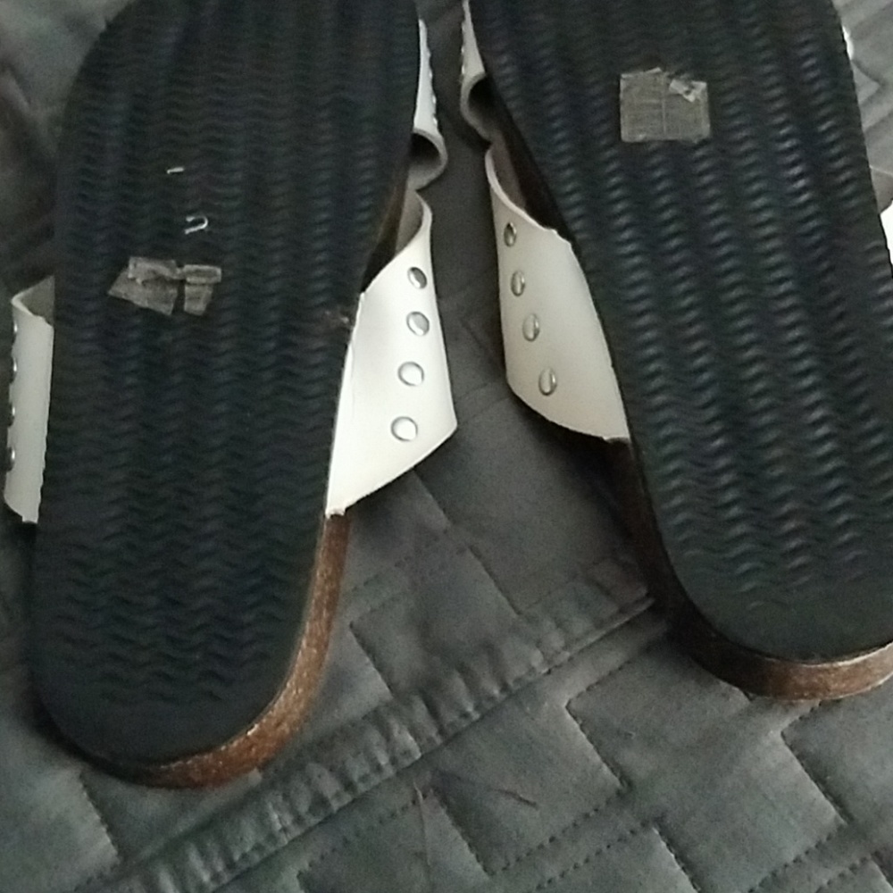 Sandals - Picture 2 of 3